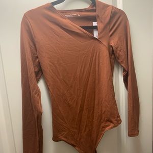 NWT Abercrombie Brown Cutout Bodysuit (with snaps)